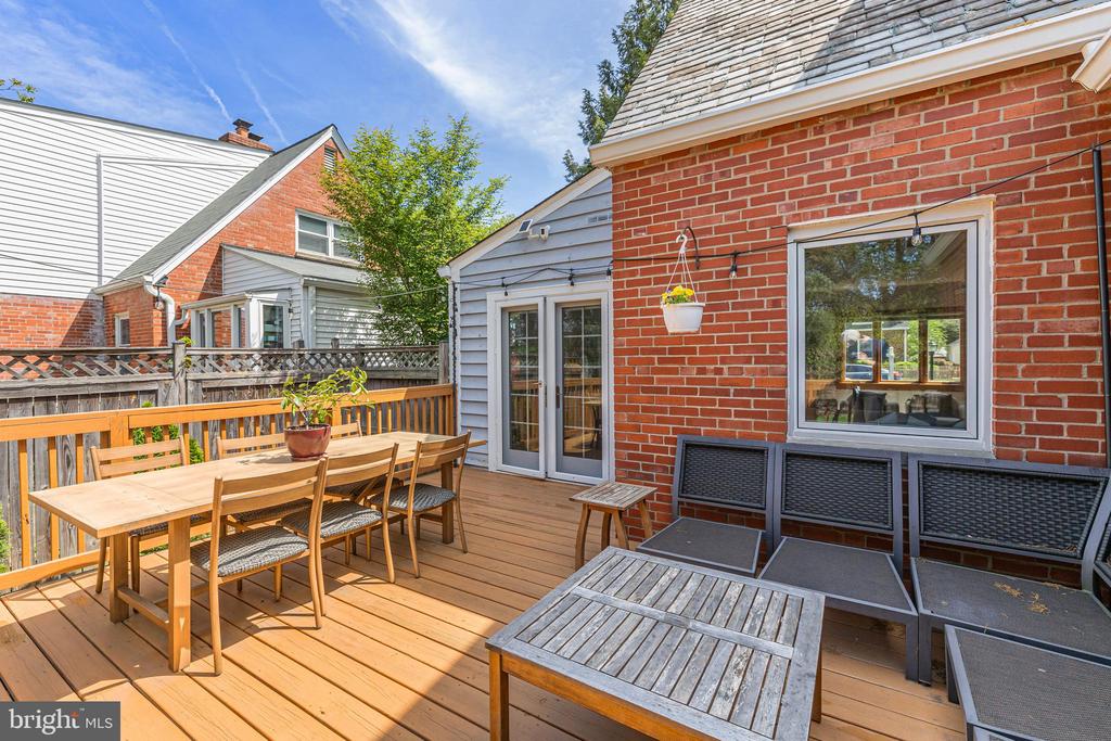 2206 Minor St