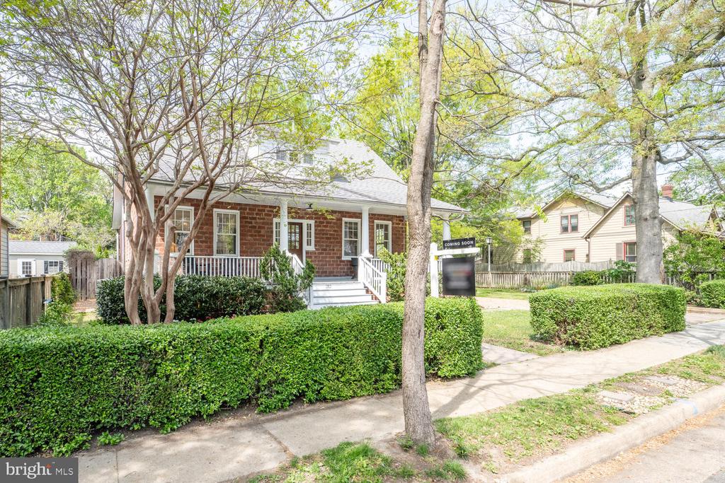 212 E Oxford Ave