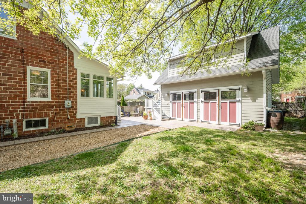 212 E Oxford Ave