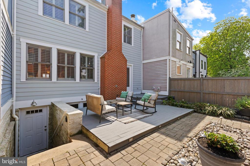 1401 Princess St