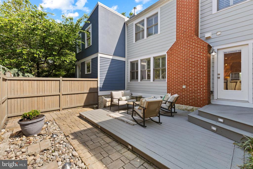 1401 Princess St