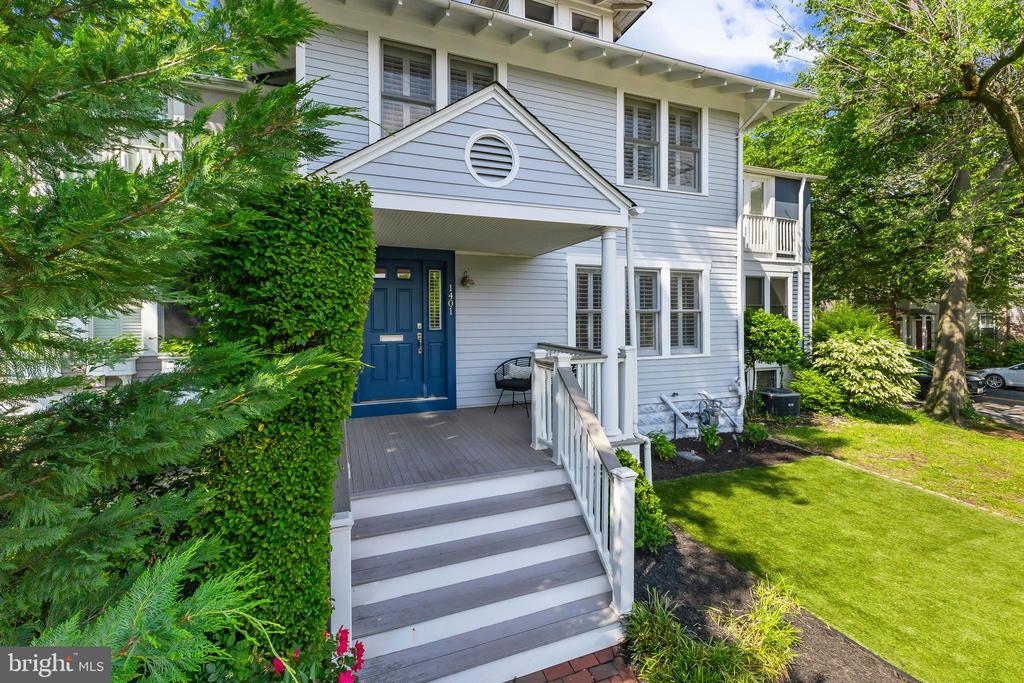 1401 Princess St
