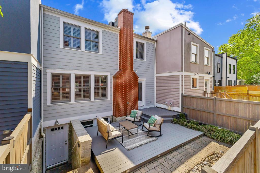 1401 Princess St