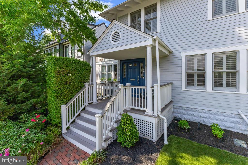 1401 Princess St