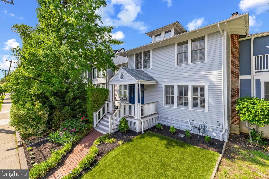 1401 Princess St