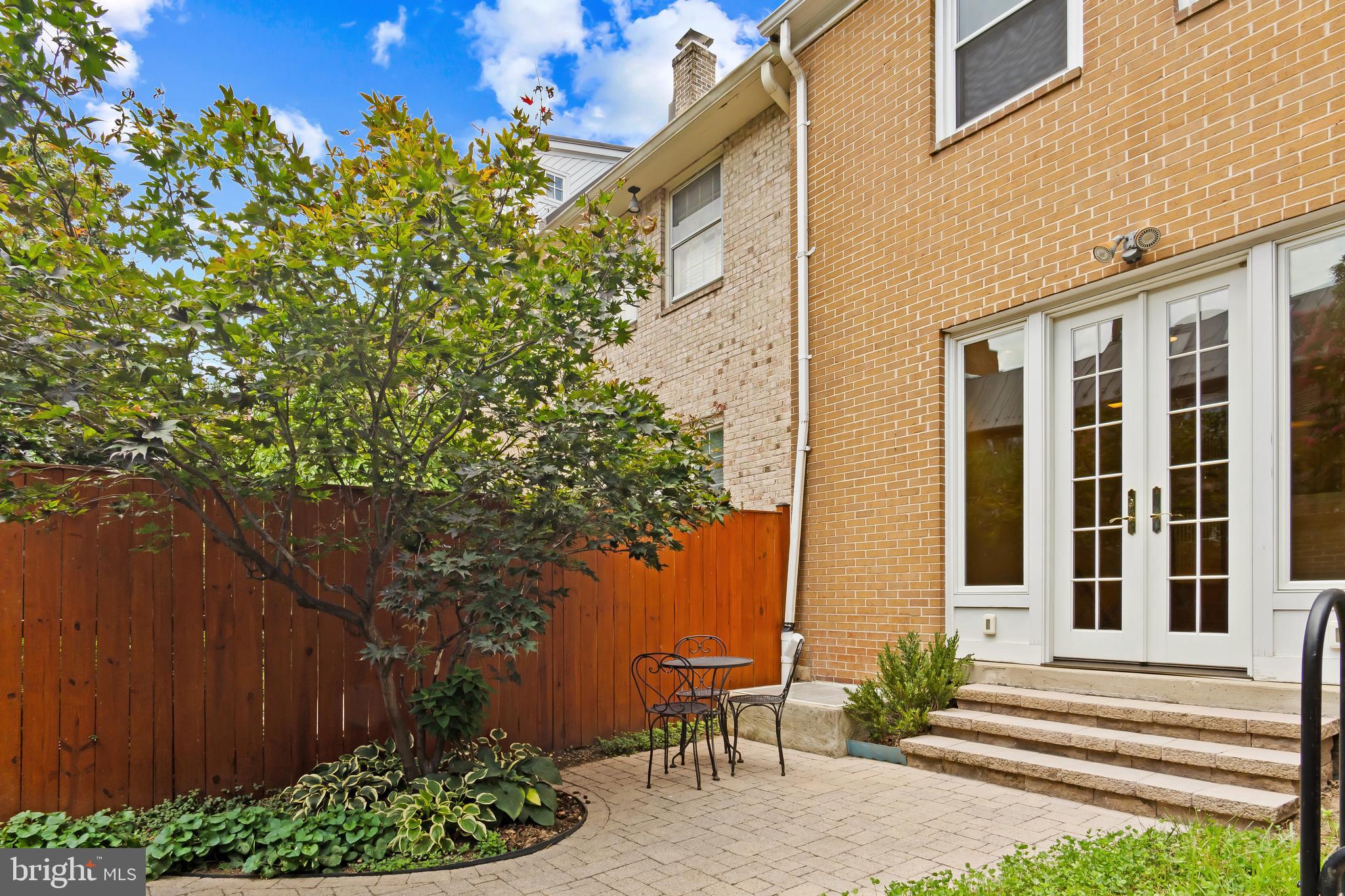 106 PRINCESS ST