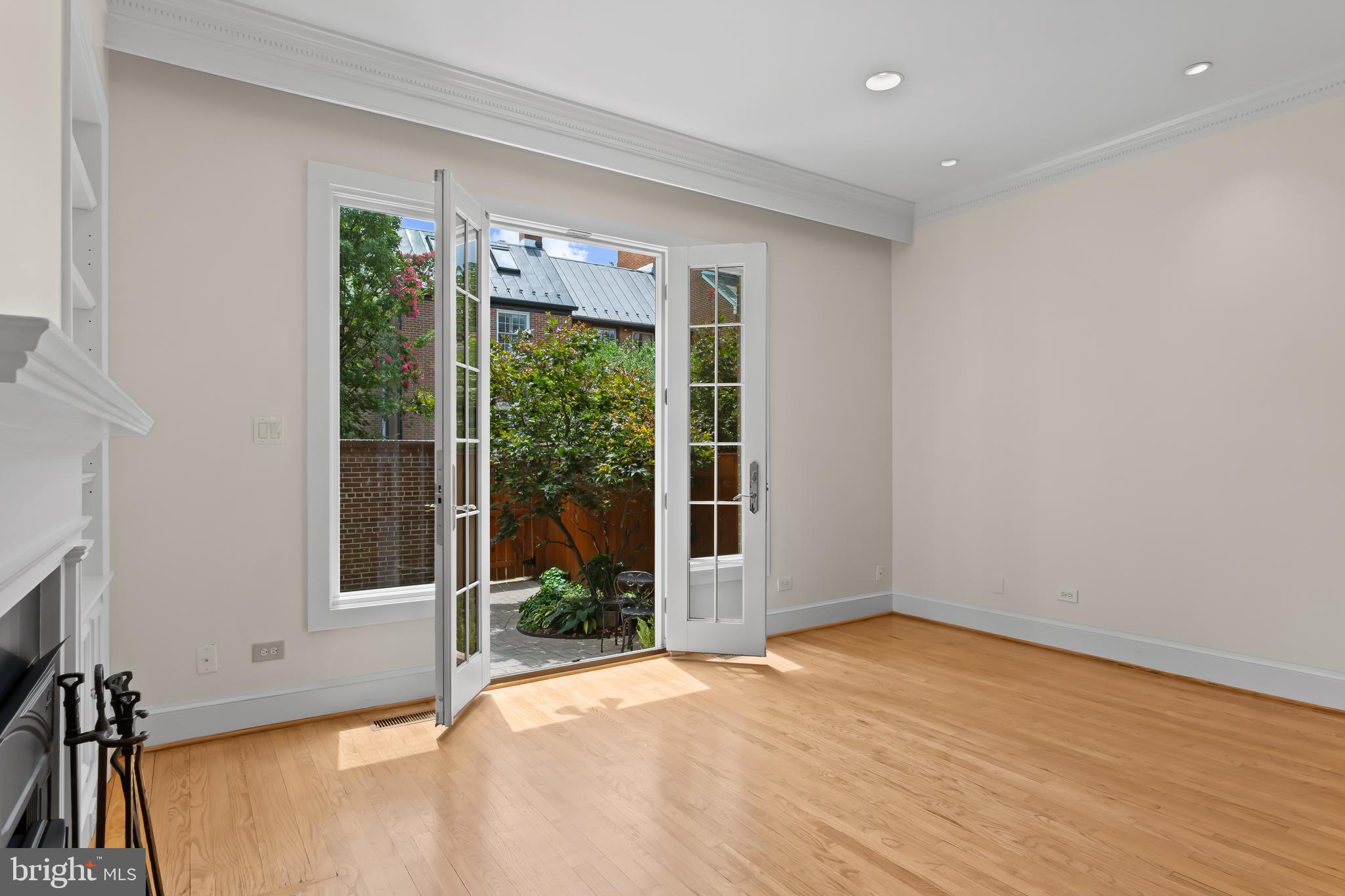 106 PRINCESS ST