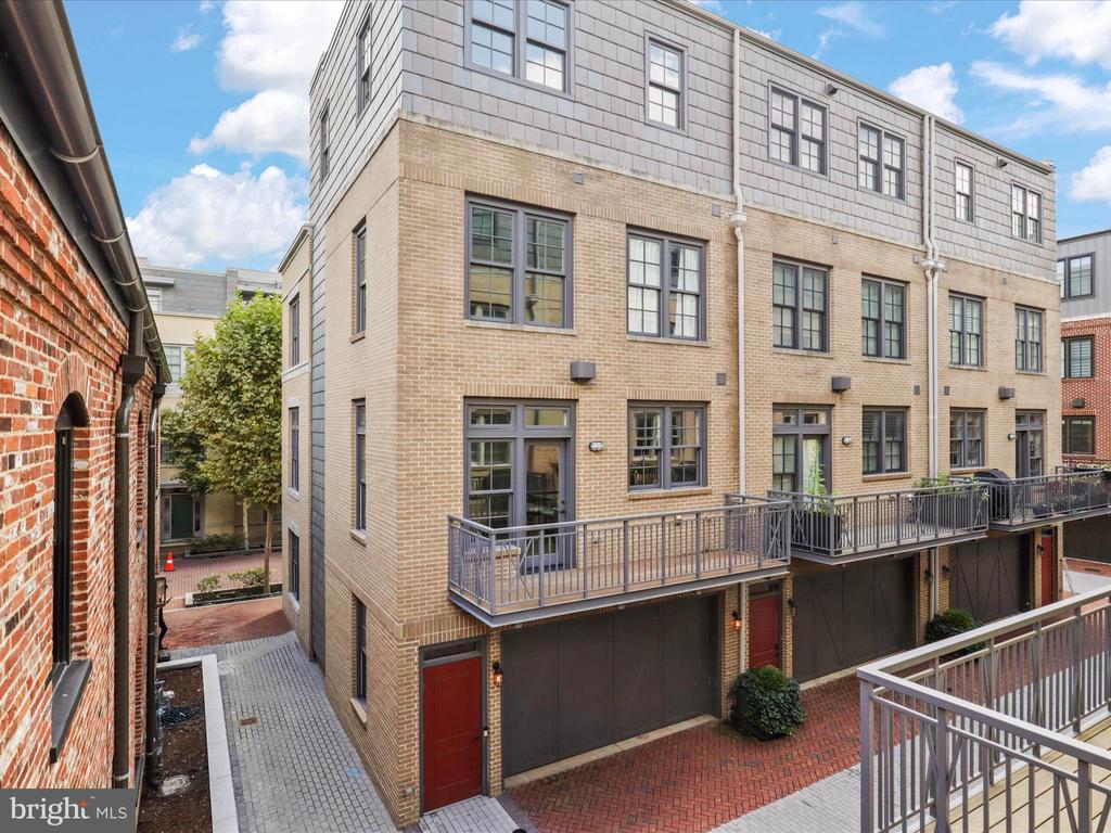 15 PIONEER MILL WAY
