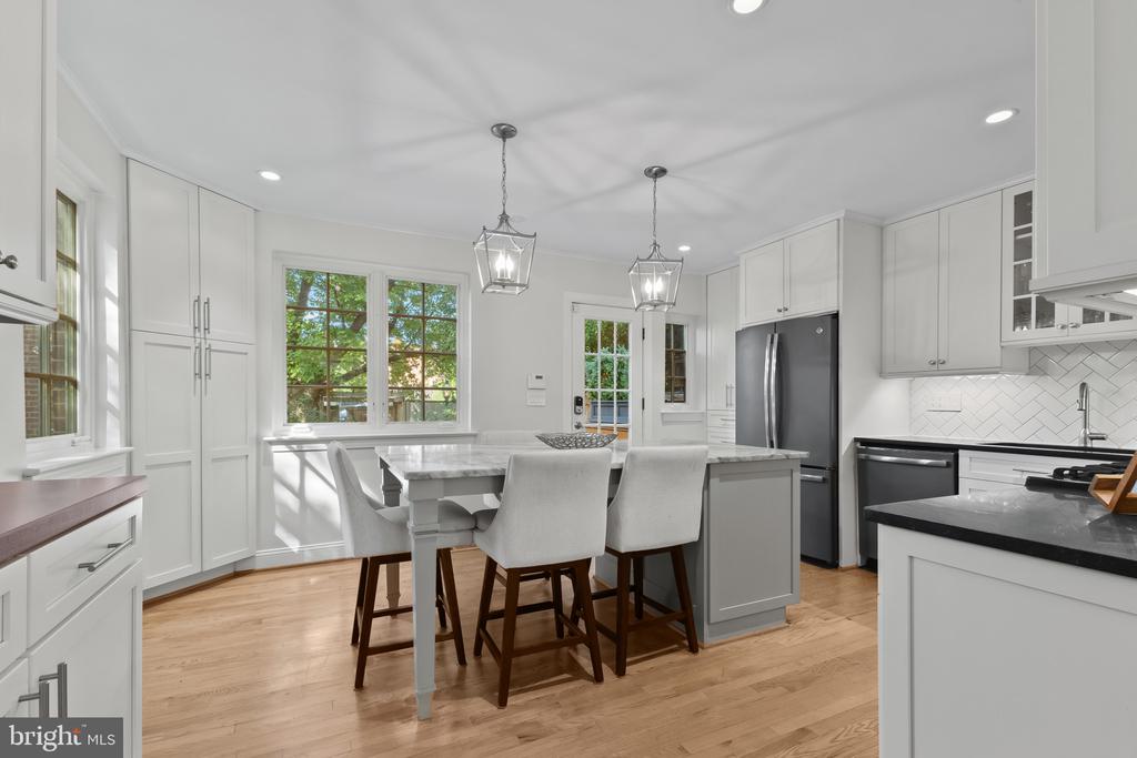 1302 MICHIGAN AVENUE