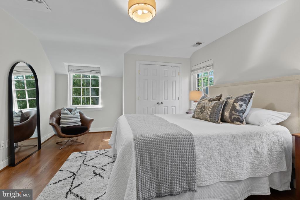 1302 MICHIGAN AVENUE