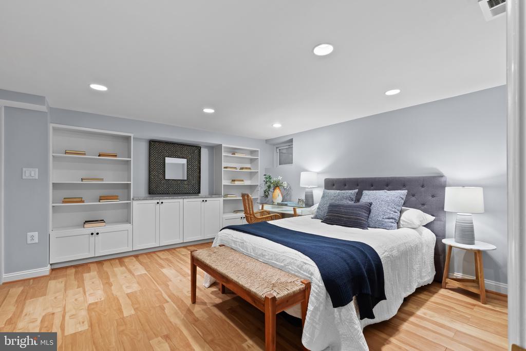 1302 MICHIGAN AVENUE