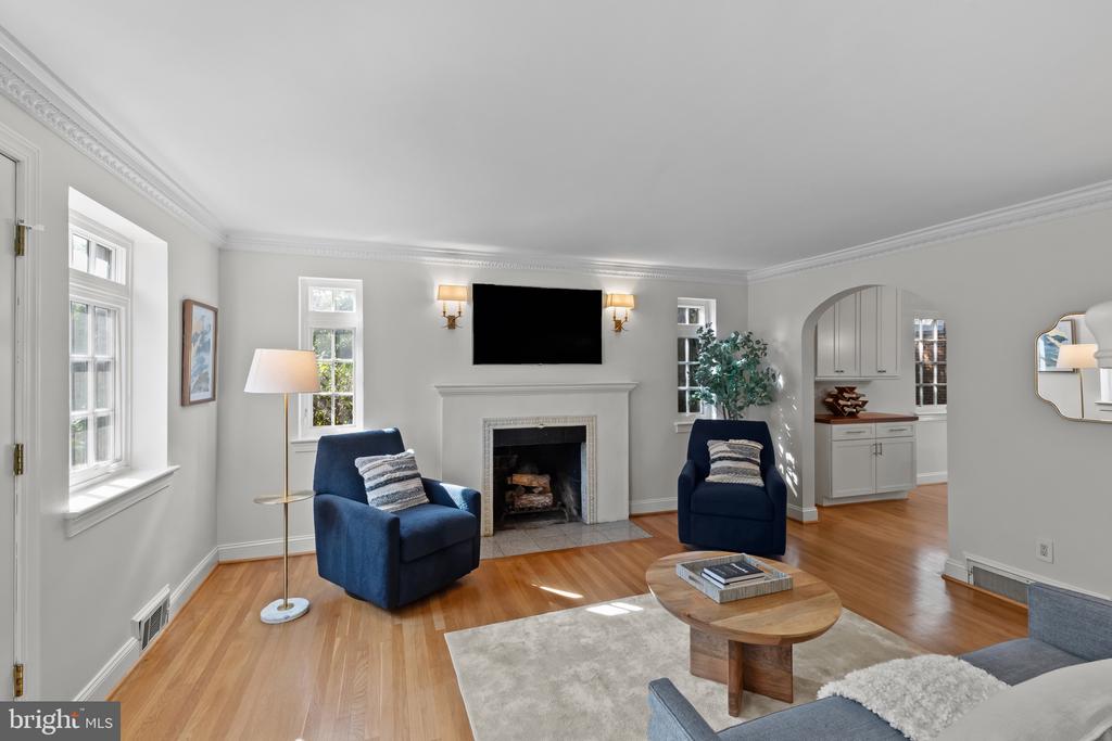 1302 MICHIGAN AVENUE