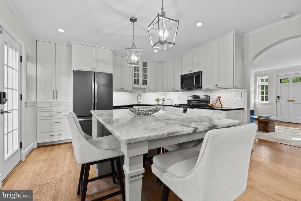 1302 MICHIGAN AVENUE