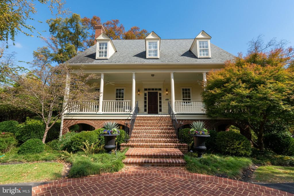 215 WOODLAND TERRACE A