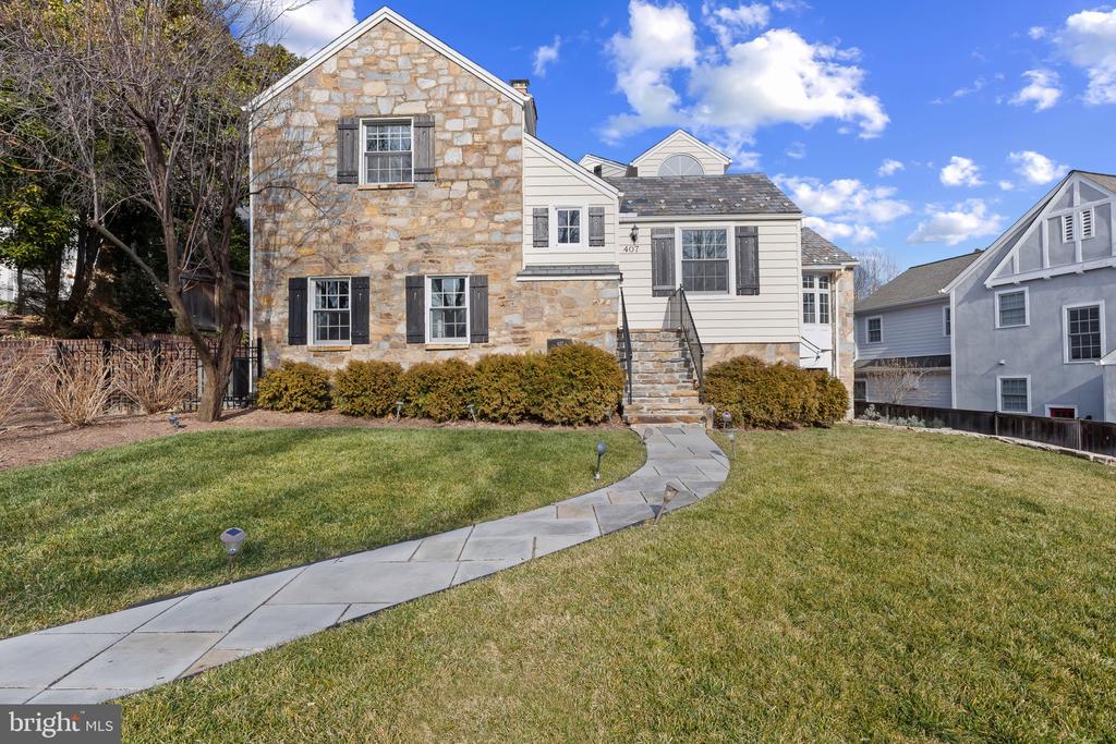 407 TYLER PLACE