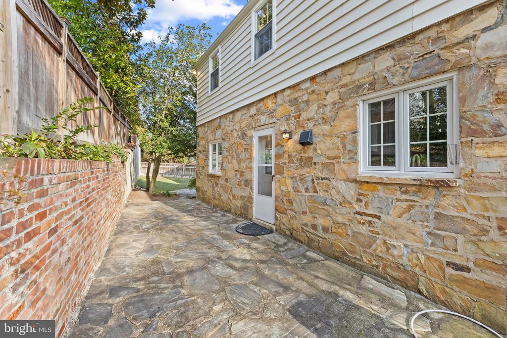 407 TYLER PLACE