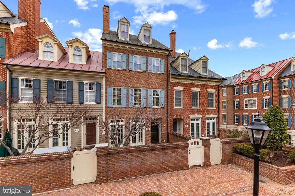 28 WOLFE STREET 34