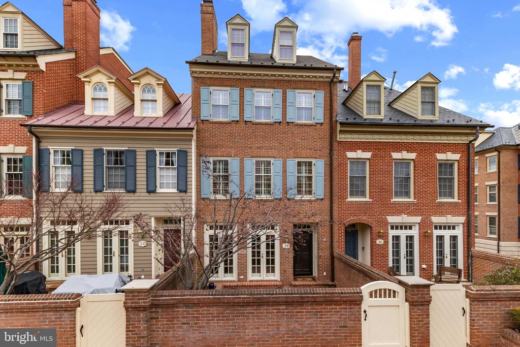 28 WOLFE STREET 34