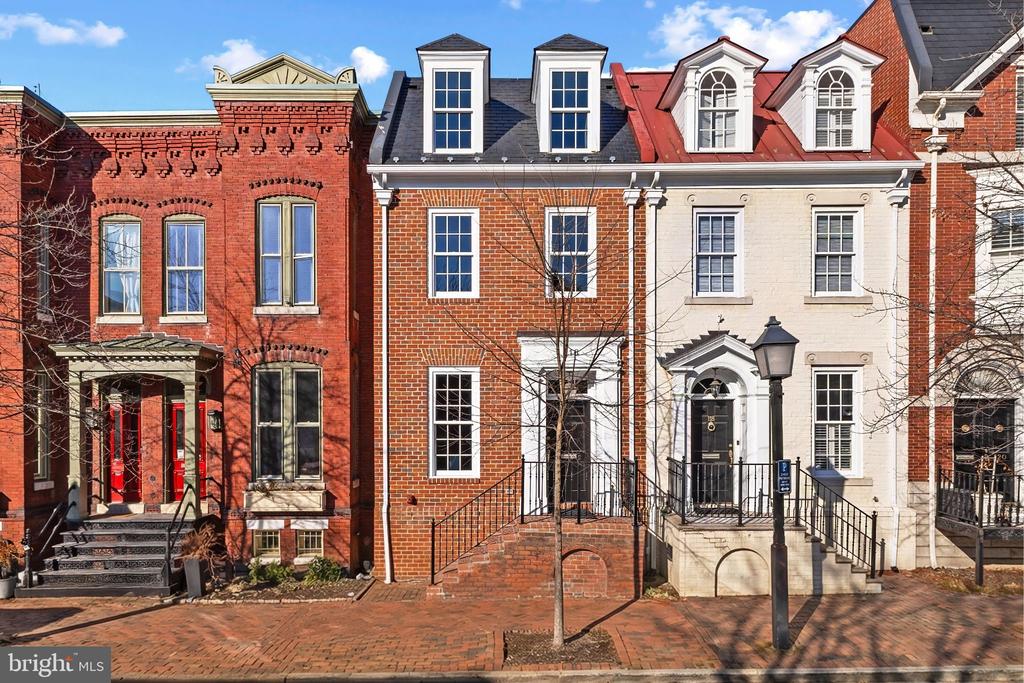 116 N COLUMBUS STREET
