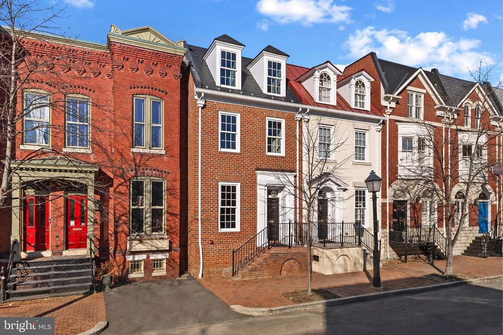 116 N COLUMBUS STREET