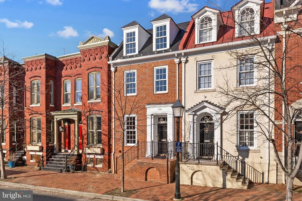 116 N COLUMBUS STREET