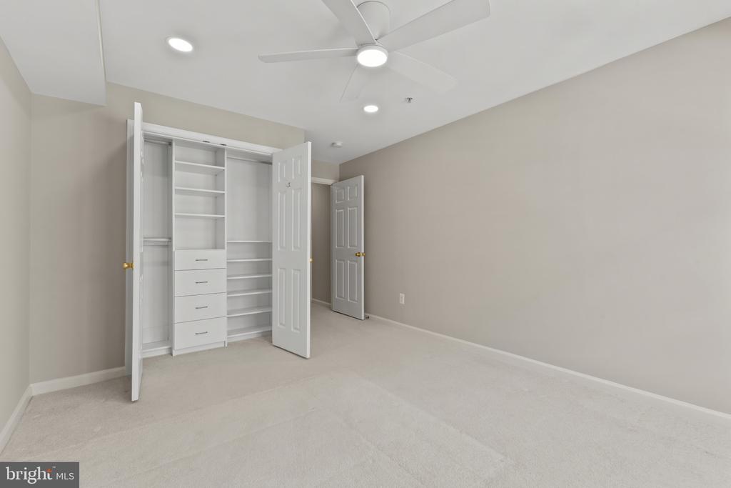 5105 DONOVAN DRIVE