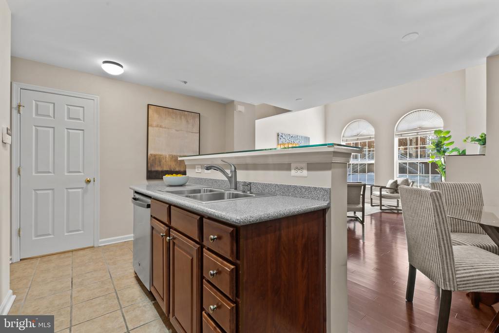 5105 DONOVAN DRIVE