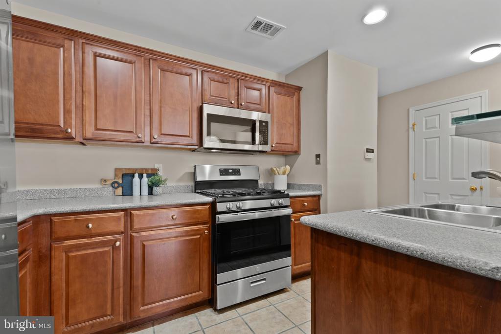 5105 DONOVAN DRIVE