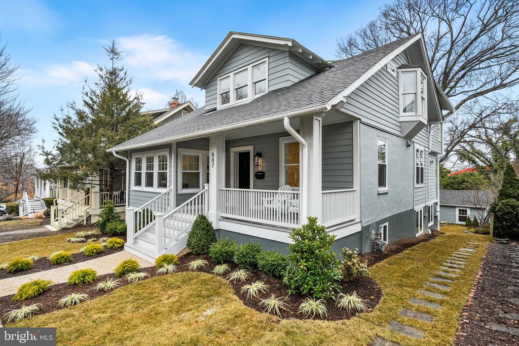 607 JOHNSTON PLACE