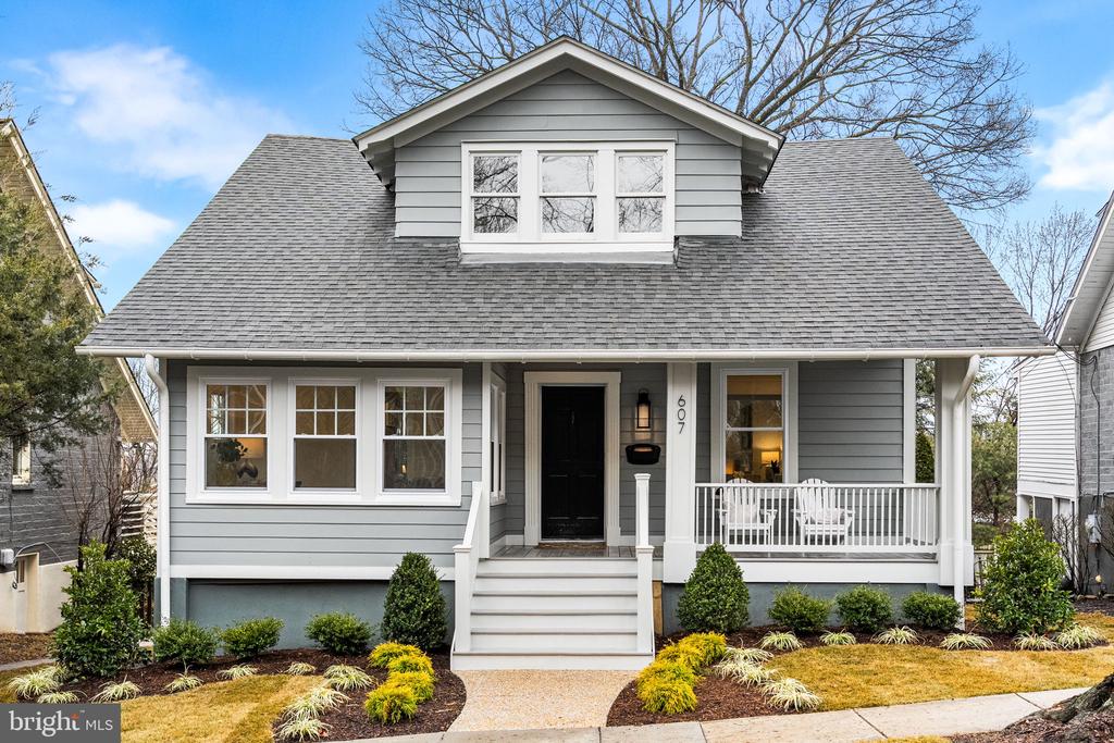 607 JOHNSTON PLACE