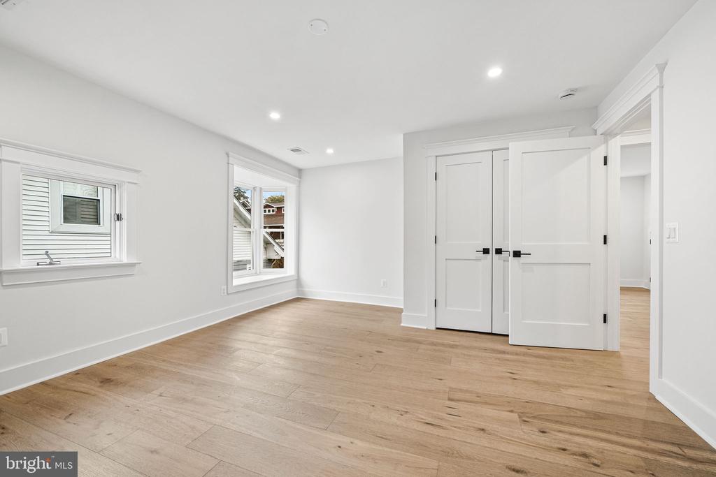 607 JOHNSTON PLACE