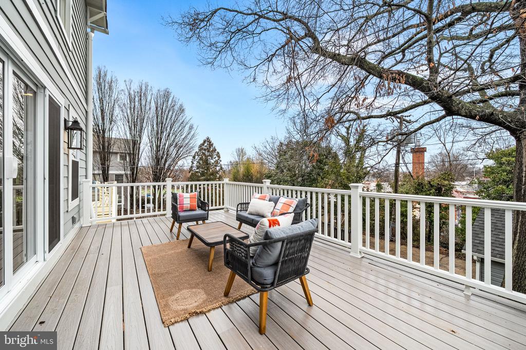 607 JOHNSTON PLACE