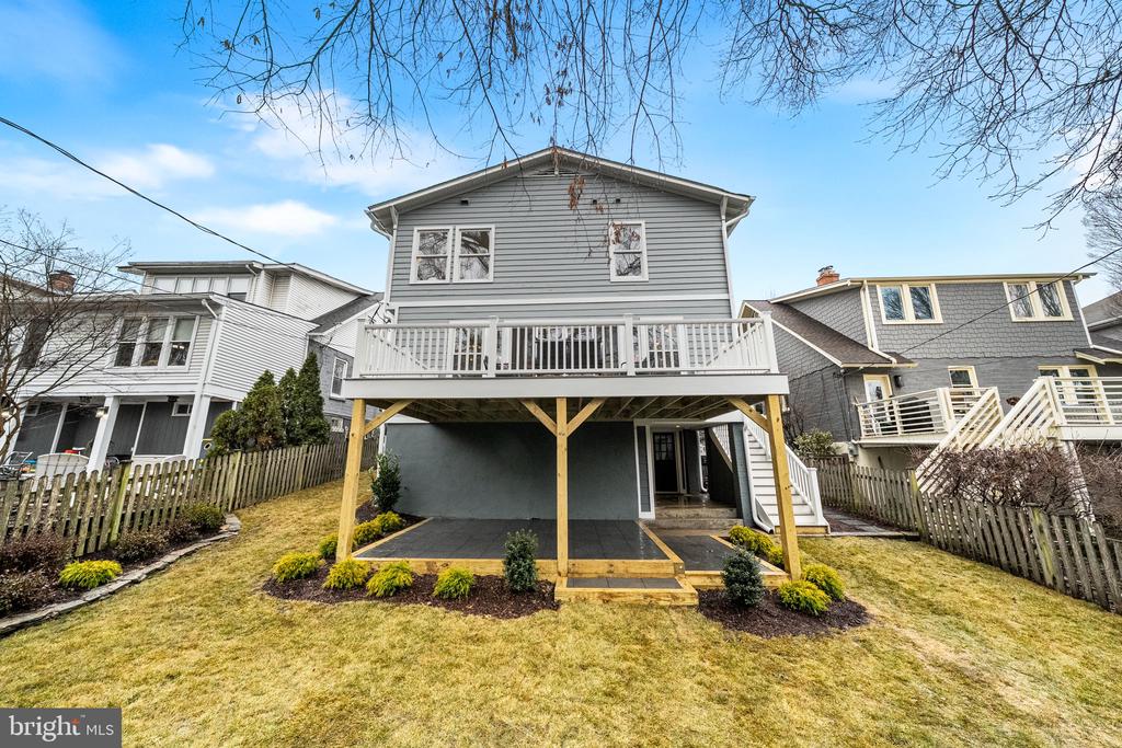607 JOHNSTON PLACE