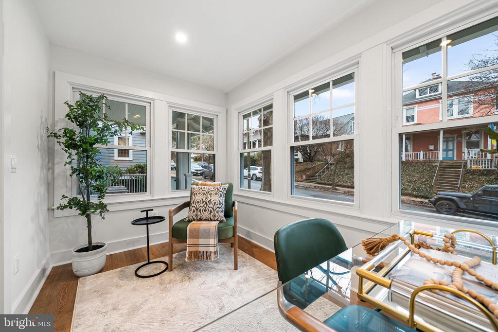 607 JOHNSTON PLACE