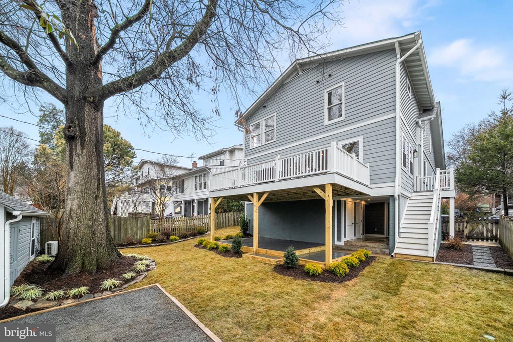607 JOHNSTON PLACE