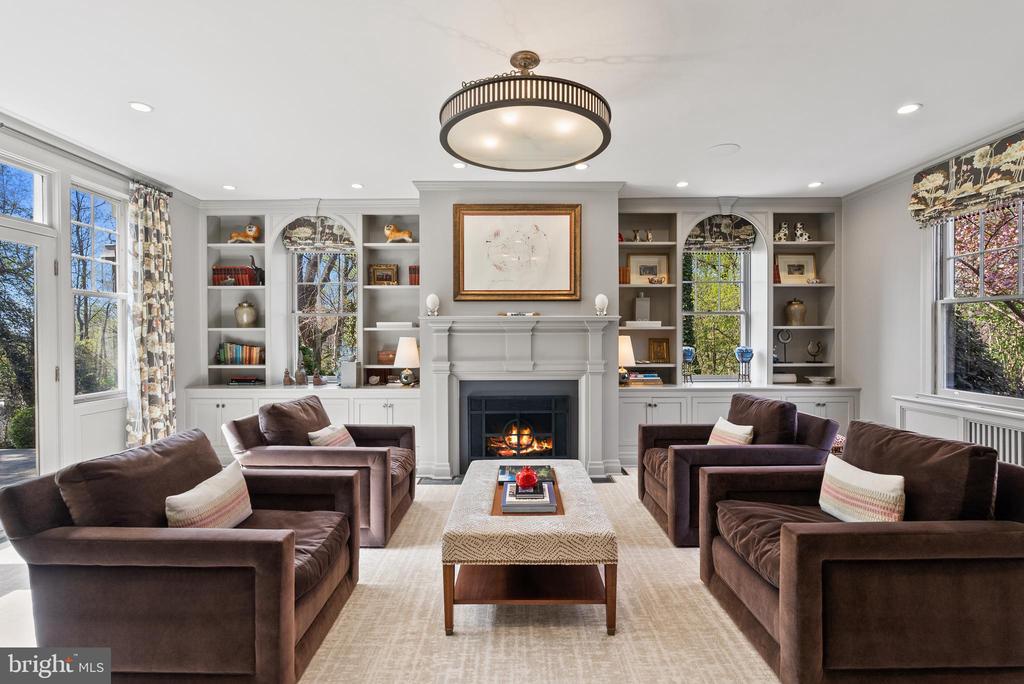 2307 RUSSELL ROAD