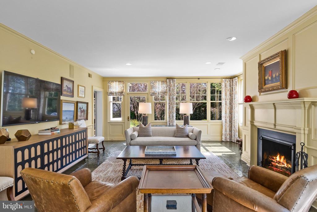 2307 RUSSELL ROAD