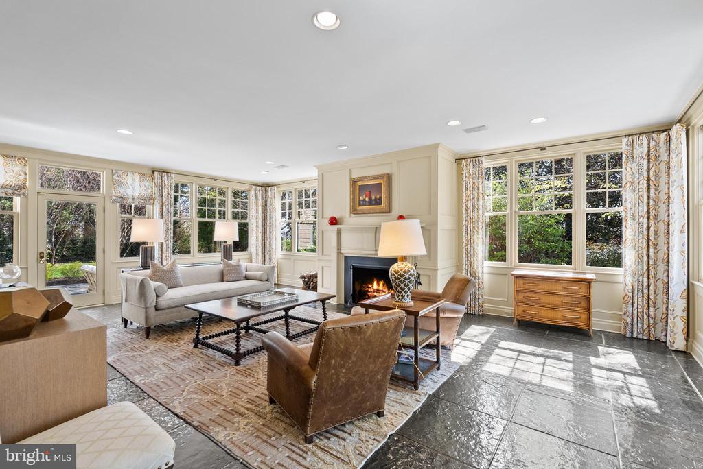 2307 RUSSELL ROAD