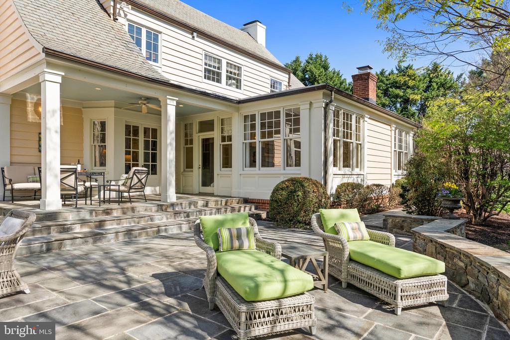 2307 RUSSELL ROAD