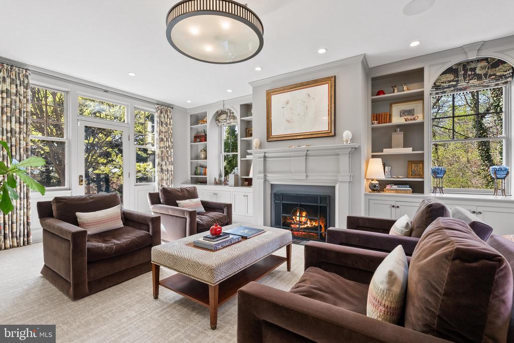 2307 RUSSELL ROAD