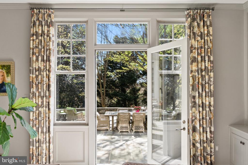 2307 RUSSELL ROAD