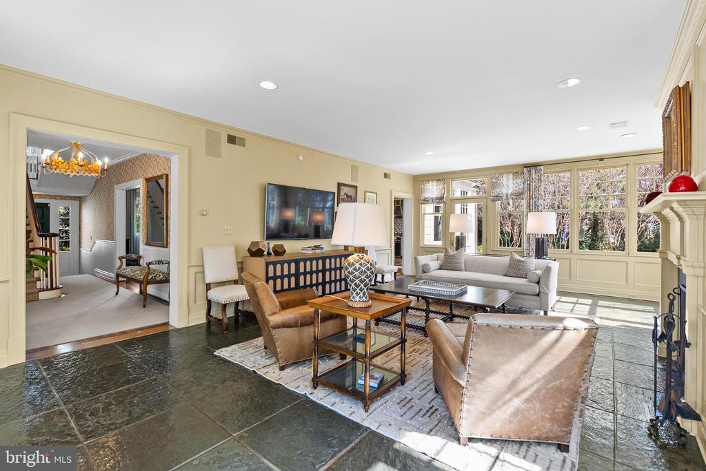 2307 RUSSELL ROAD