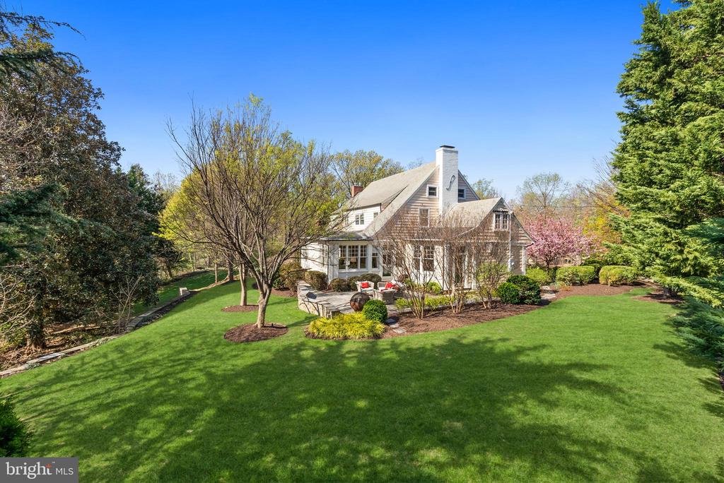 2307 RUSSELL ROAD