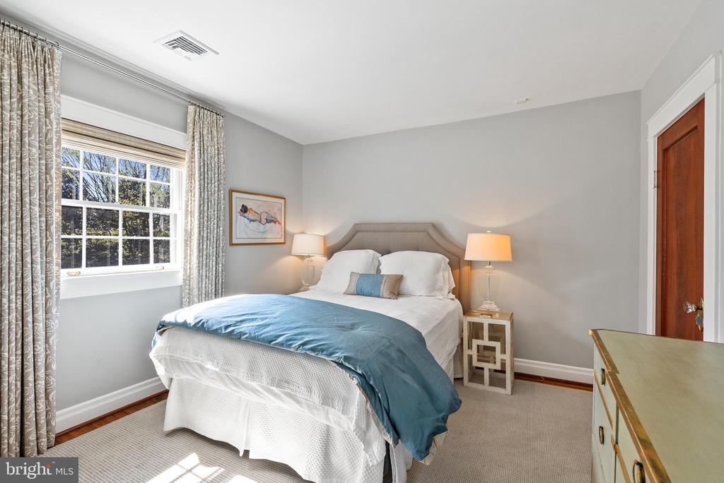 2307 RUSSELL ROAD