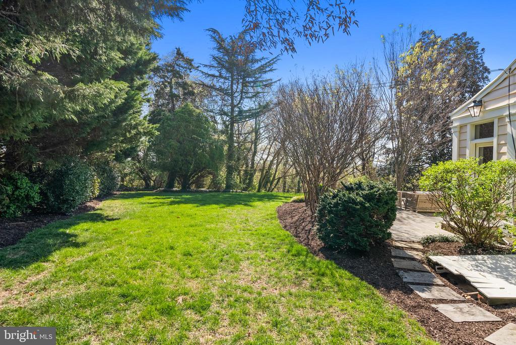 2307 RUSSELL ROAD