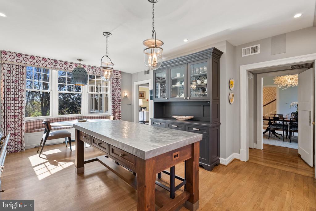 2307 RUSSELL ROAD