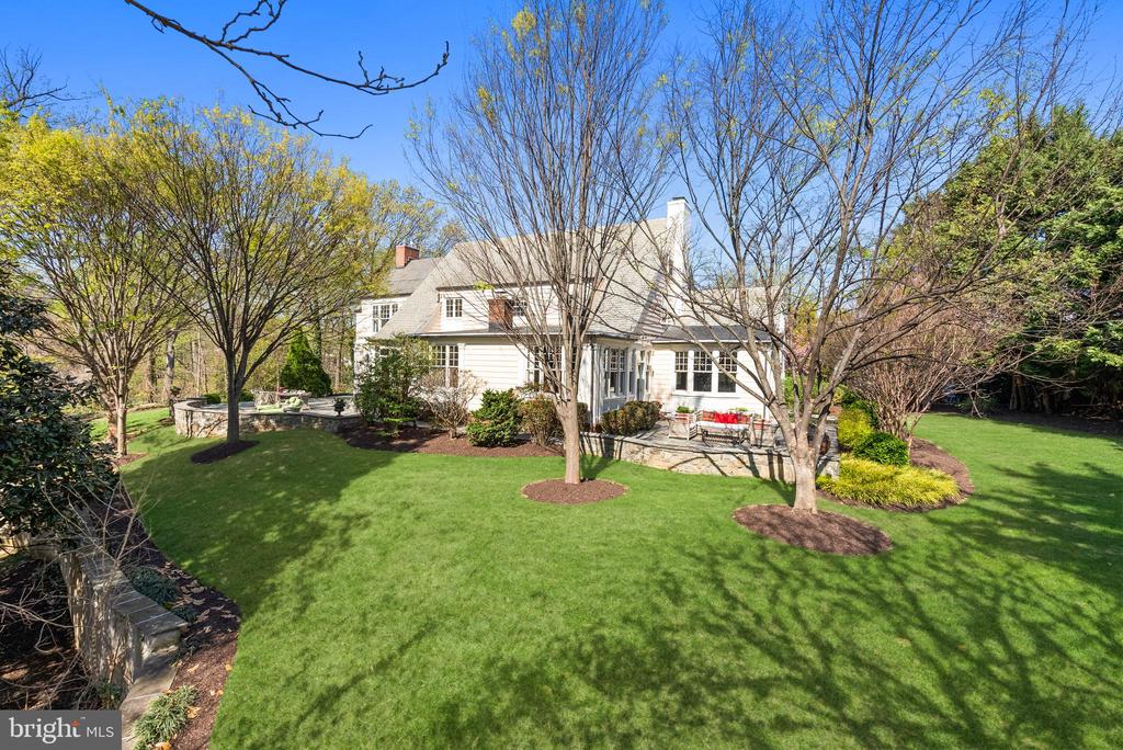 2307 RUSSELL ROAD