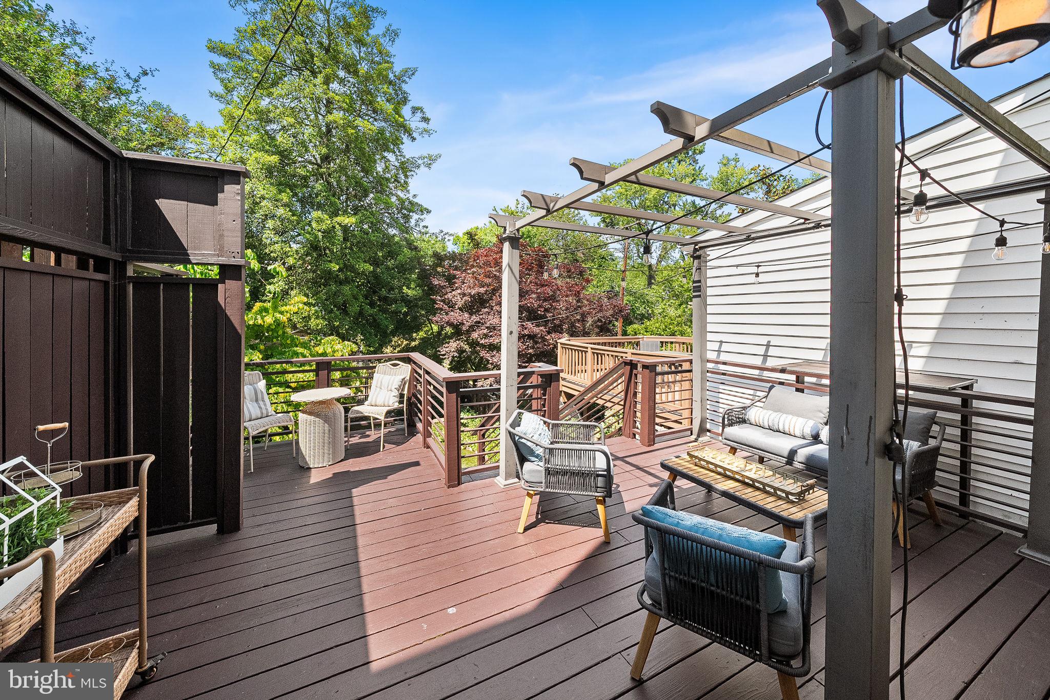 10 E LINDEN STREET