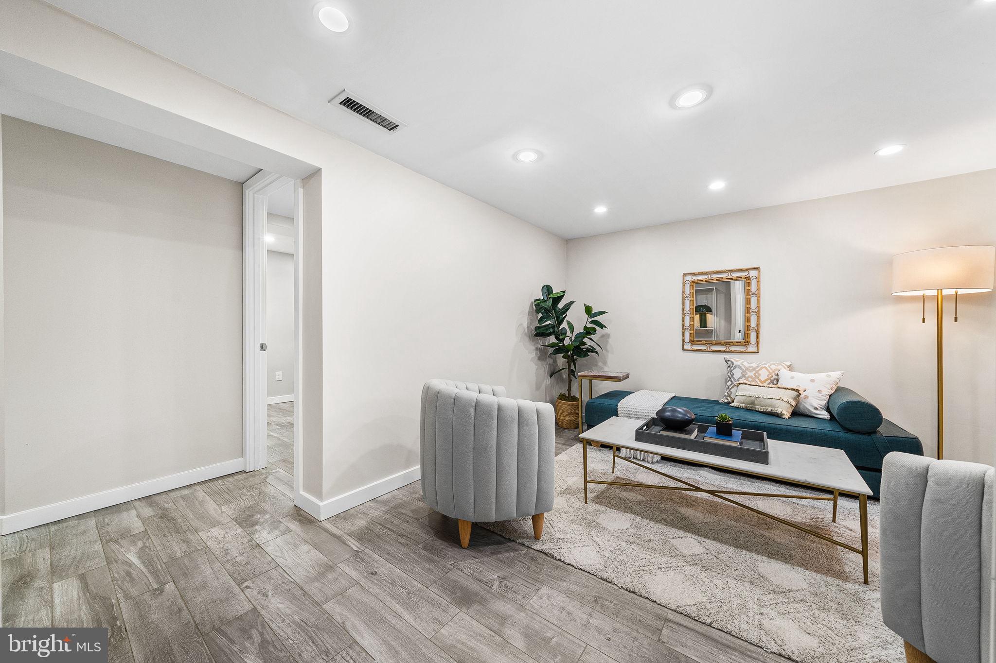 10 E LINDEN STREET