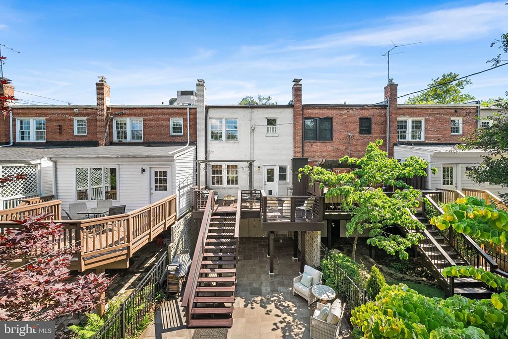 10 E LINDEN STREET